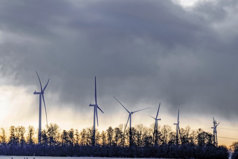 Energia eoliană acoperă 40% din consumul de electricitate al României, luni după-amiază