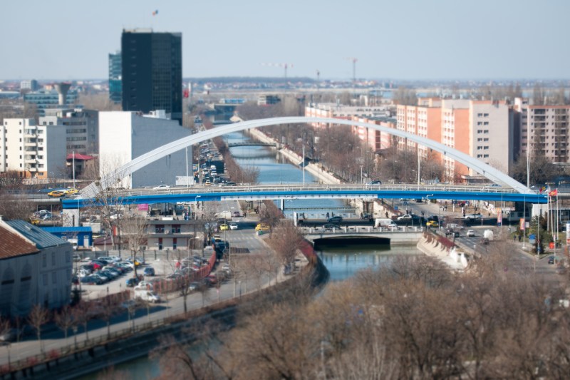 FOTO I Trecut-au anii și în Grozăvești. Cartierul muncitoresc-studențesc de prin ‘’80 e azi complet diferit, cu blocuri și mall-uri unde erau fabrici și uzine