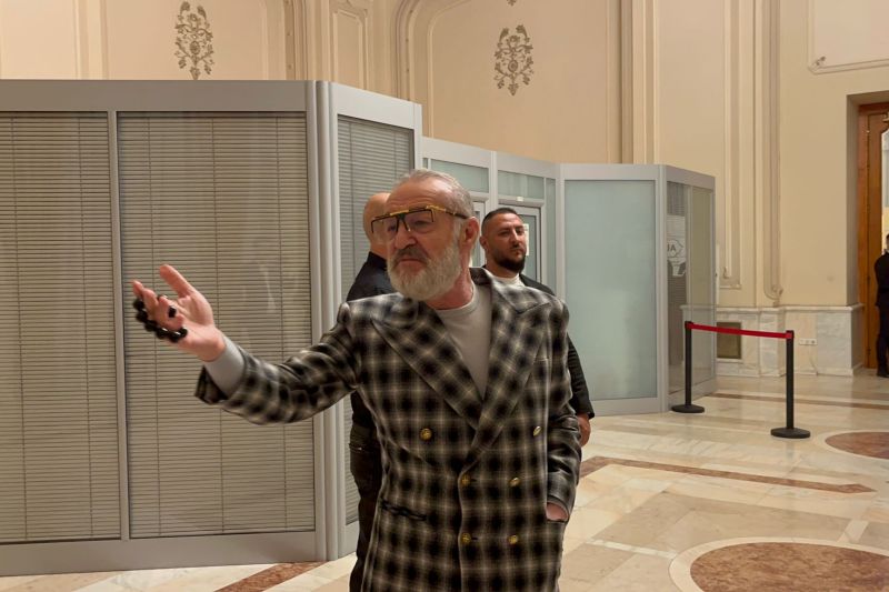 Gigi Becali jubilează după decizia CCR: „Trebuie să știe toată lumea averea mea și banii mei din cont?”