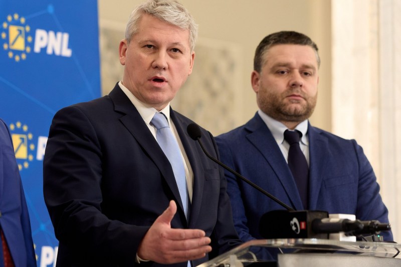 Important lider PNL, dezlănțuit după eșecul lui Crin Antonescu în alegerile prezidențiale: „Predoiu, Veștea, Ciucu, Blaga, Boc și Motreanu trebuie să demisioneze de urgență. Și-au bătut joc de partid”. Liberalii fac și ei ședință