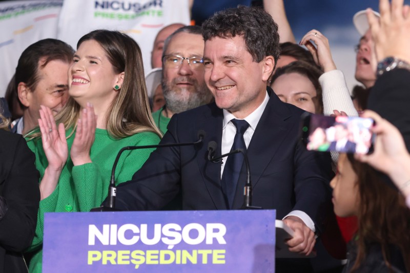 Nicușor Dan a fost sunat de președintele Franței după victorie: „L-am asigurat că vom continua să fim parteneri de încredere”