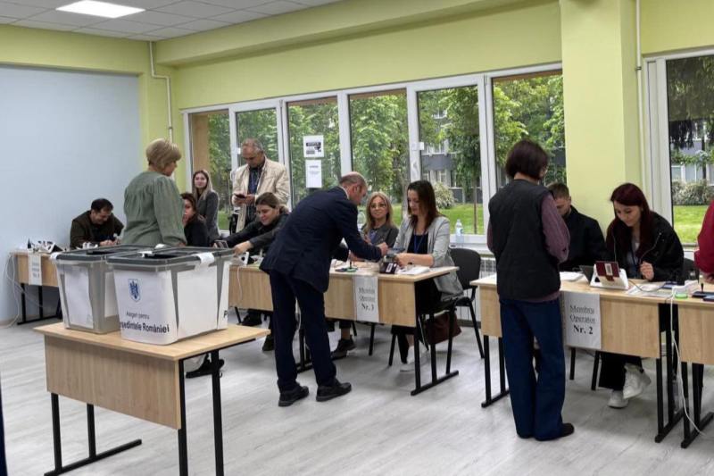 Petiții lansate pentru retragerea cetățeniei românilor din Republica Moldova. „Pașapoartele abuzive românești”