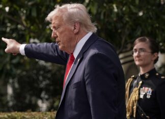 Trump impune tarife vamale de 50% Canadei. Carney promite să intensifice negocierile