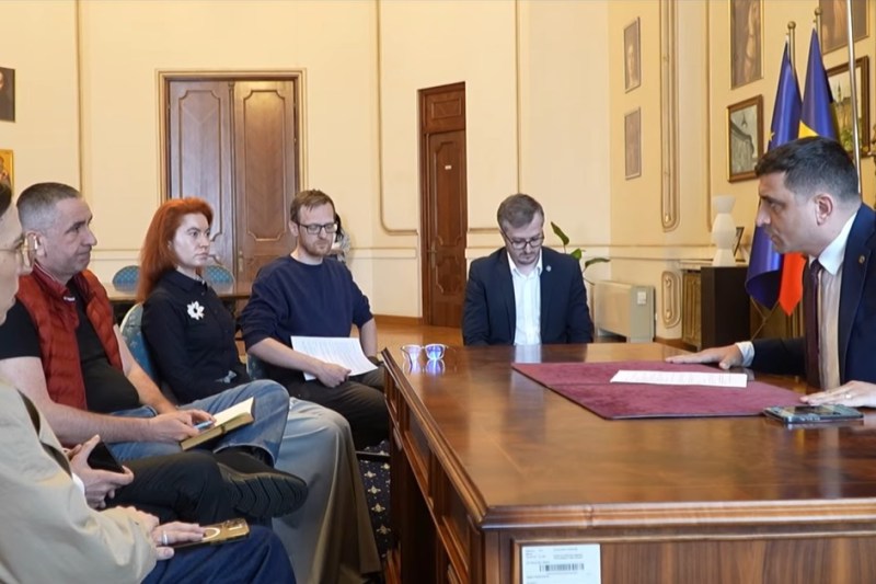 Captură din filmulețul postat de George Simion pe Facebook în care discută cu jurnaliștii Digi 24