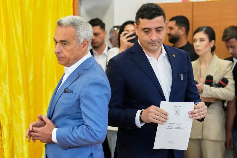 „Simion s-a schimbat radical: O marionetă controlată rece și fără scrupule din umbră de Georgescu. La vot, Georgescu nici măcar nu l-a privit” / Ajungem o țară controlată de Rusia?