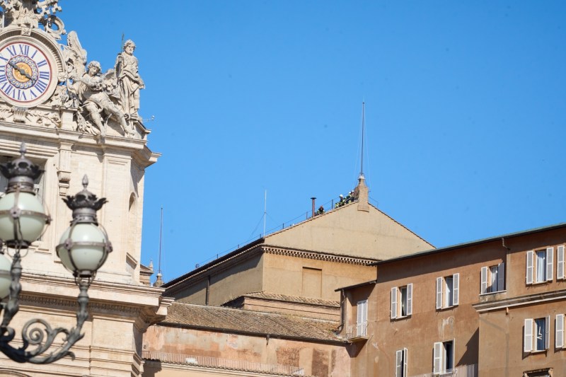 Vaticanul întrerupe complet rețelele mobile în timpul conclavului pentru alegerea succesorului Papei Francisc