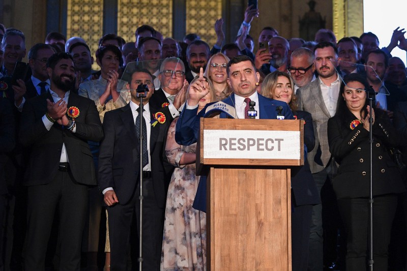 VIDEO George Simion, mesaj de încurajare pentru susținătorii săi: „Nu trebuie să ne tăiem pașapoartele/ Este numai o bătălie, nu am pierdut războiul”