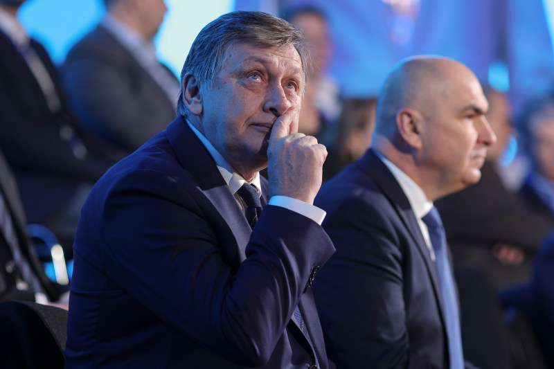 VIDEO Ilie Bolojan: „Dacă voi avea un rol, voi lucra ca PNL să se schimbe” / Ce a spus despre Crin Antonescu și care este „un profil” ideologic „bun” pentru PNL