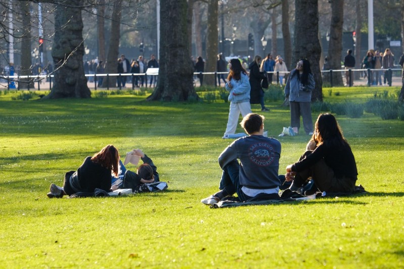 Vreme ușor mai caldă în Capitală, dar instabilă. În ziua votului sunt posibile averse ușoare spre seară