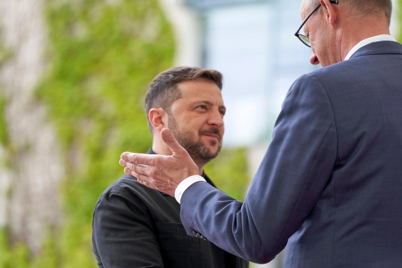 Zelenski insistă pe lângă cancelarul Merz să includă rachetele Taurus în ajutorul militar german pentru Ucraina. „Se lucrează în această direcţie”