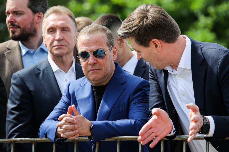 Acuzat de Trump că folosește „nonșalant cuvântul cu N”, Medvedev spune ce va face Rusia în legătură cu furnizarea de arme nucleare Iranului