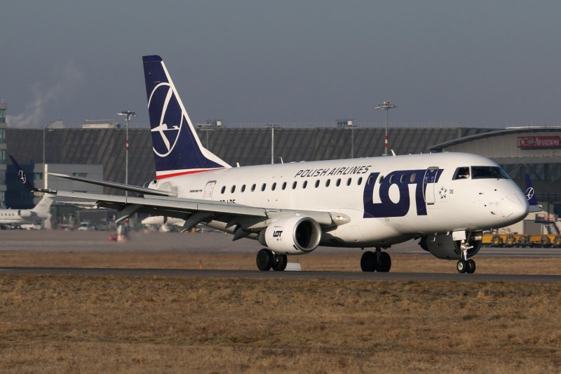 Airbus primește o comandă istorică de la compania naţională poloneză LOT, pentru 40 de avioane A220 / Apropiere strategică între Franţa şi Polonia