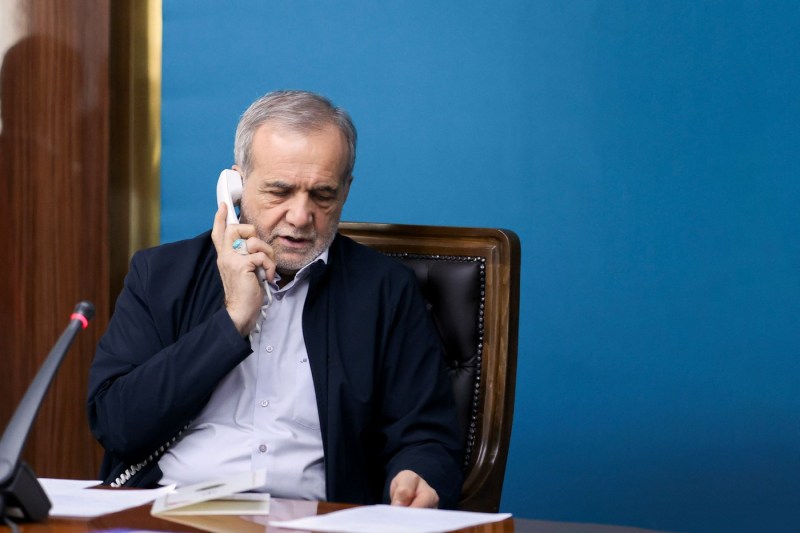 Ce i-a spus președintele Iranului lui Macron după atacuri: „Trebuie să primească un răspuns”