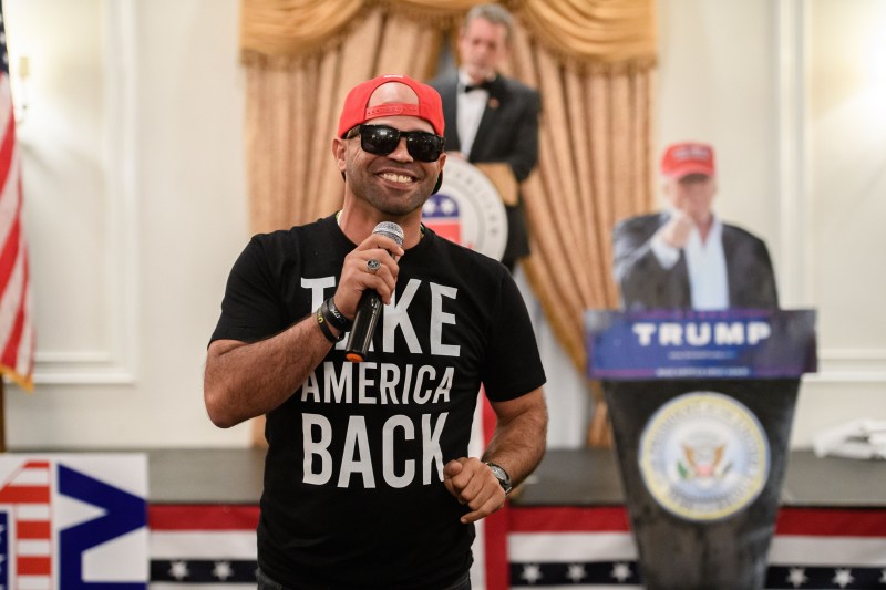 Cinci „Băieți Mândri” condamnați pentru asaltul asupra Capitoliului și grațiați de Trump cer despăgubiri de 100 de milioane de dolari