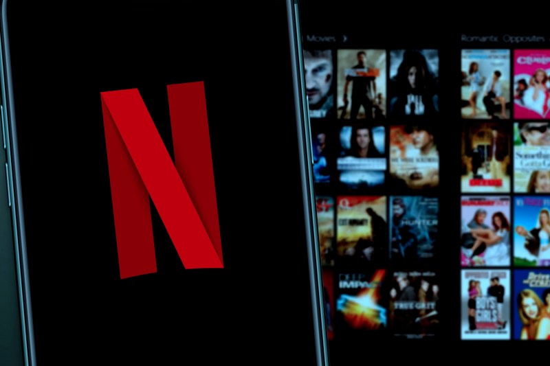 Franța va folosi în școli un serial de pe Netflix