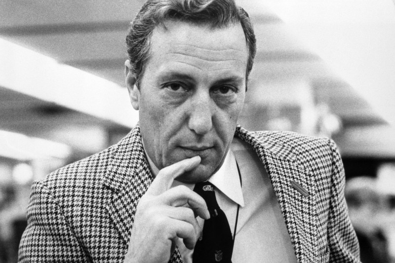 Frederick Forsyth a murit la 86 de ani. Cum a devenit fostul spion un autor de bestsellere, deși era „falit, în datorii”