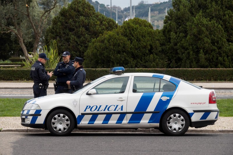 Grupare extremistă armată, destructurată în Portugalia. Printre persoanele arestate se află și un ofițer de poliție