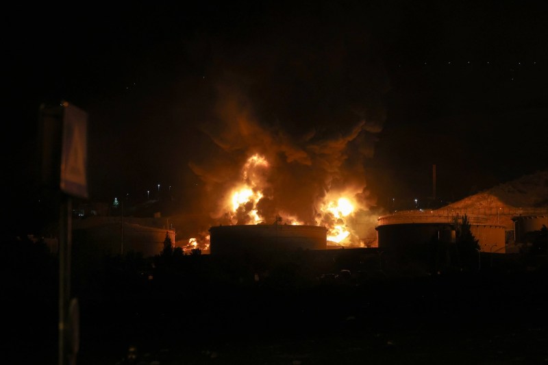 Israelul extinde zonele atacate din Iran. Teheranul amenință că va ținti ajutoarele militare pentru Tel Aviv