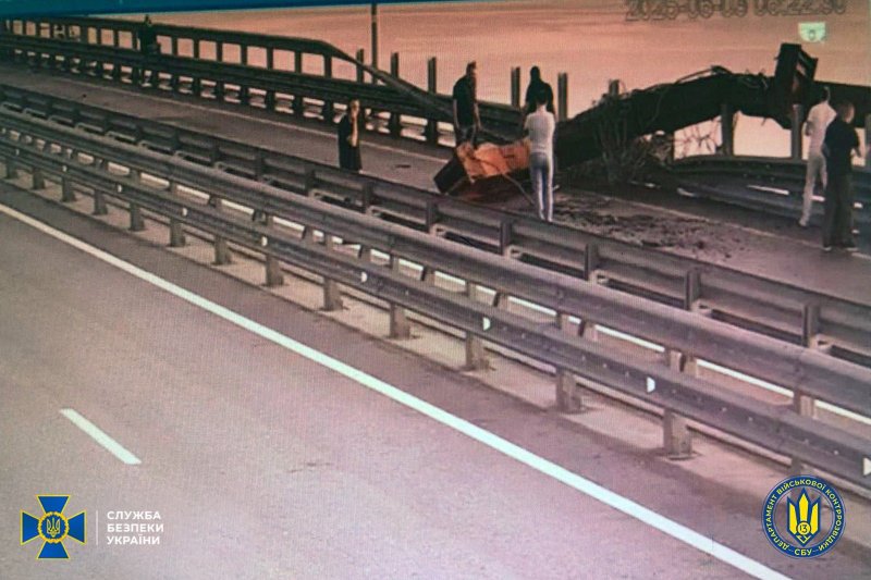 Kremlinul confirmă explozii la podul Crimeei, dar respinge afirmația Kievului că au fost produse pagube