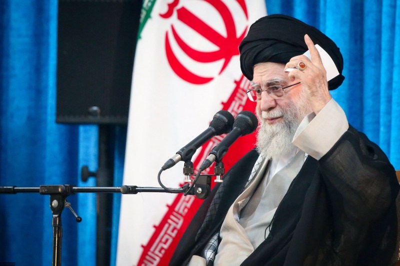 Liderul suprem al Iranului, ayatollahul Ali Khamenei amenință Israelul: „Bătălia începe. Nicio milă”.  Trump semnalează că SUA ar putea intra în război