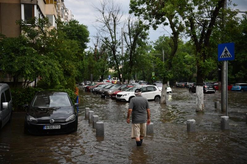Ministrul Mediului trage „un semnal de alarmă” după furtuna de luni. „Probabil întregul București ar fi fost sub ape”