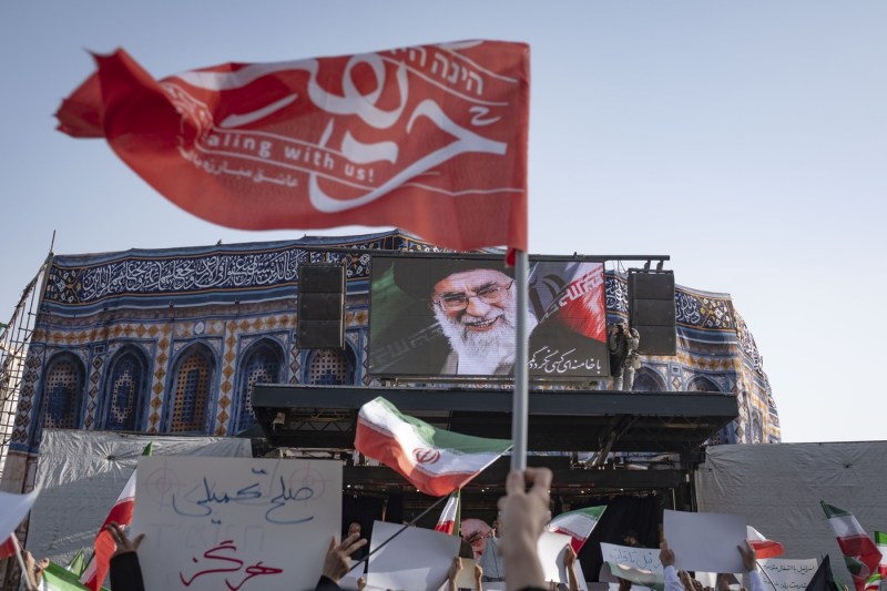 Prima reacție a ayatollahului Ali Khamenei, după atacul cu rachete balistice asupra bazei SUA din Qatar / Ce imagine a postat