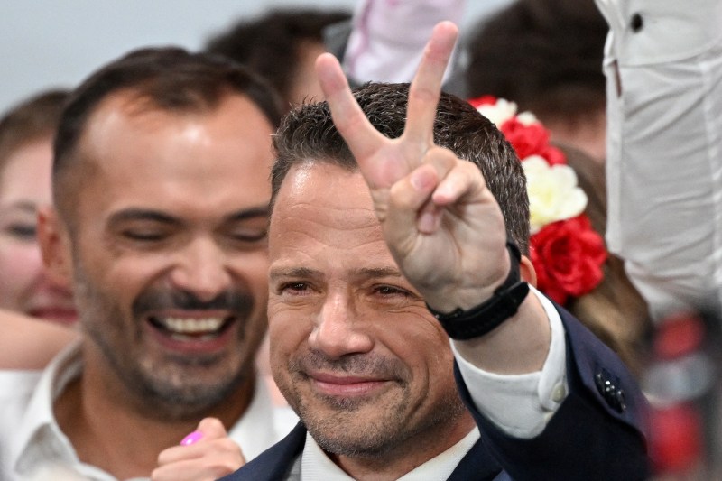 Pro-europeanul Rafal Trzaskowski se declară câștigător al prezidențialelor din Polonia. Și rivalul său vorbește despre victorie