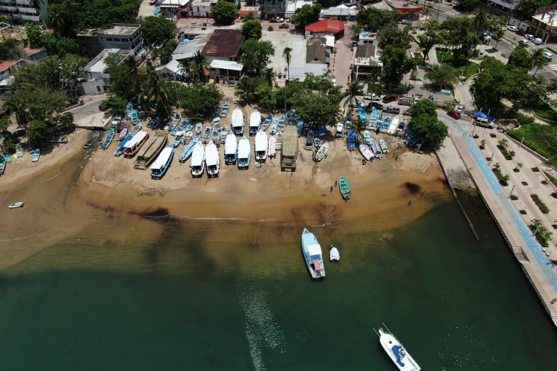 Un uragan major se apropie de coasta Mexicului și riscă să lovească țărmul în această noapte / Autoritățile evacuează stațiunile turistice