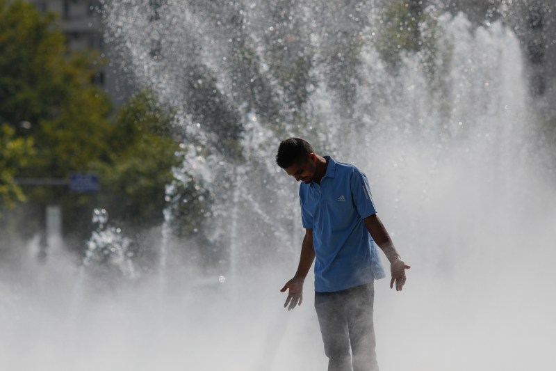 Weekend de foc în România. Primul cod portocaliu de caniculă emis de ANM în acest sezon. Se aşteaptă temperaturi de 37 de grade