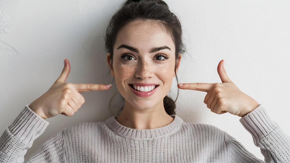 Fațetele dentare distrug definitiv dinții? Fațetele dentare distrug definitiv dinții?