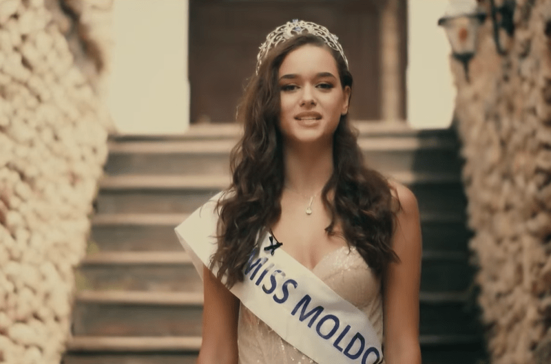 Cine este femeia reținută la Atena alături de oligarhul Vladimir Plahotniuc