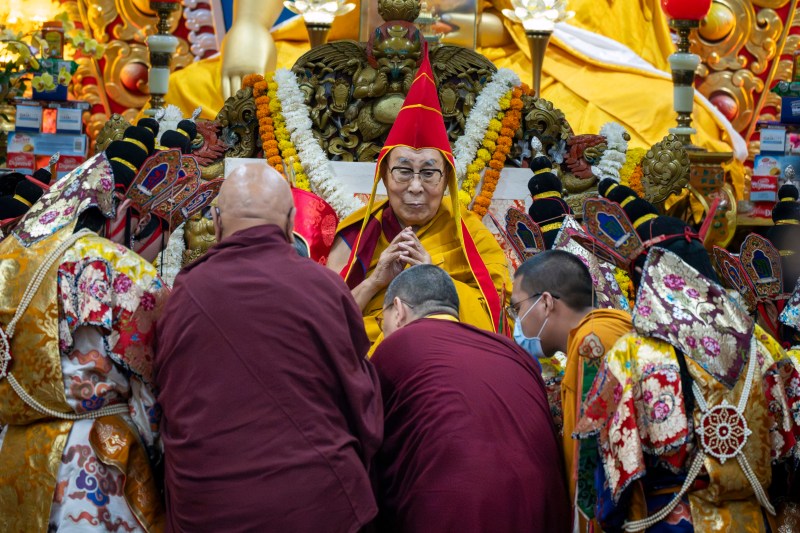 „Încă sper să trăiesc peste 130 de ani”. Un important lider spiritual încearcă să-și liniștească adepții