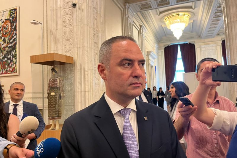 Ministrul Nazare anunță atragerea a 4,7 miliarde de euro printr-o emisiune de obligațiuni. „România este deja percepută ca mai stabilă”