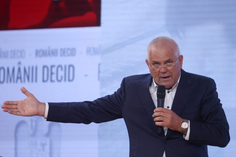 Nicușor Dan spune că „trebuie să se constituie o comisie de anchetă” după acuzațiile de abuzuri sexuale ale profesorului SNSPA, Marius Pieleanu. „Am văzut, bineînțeles, materialul”