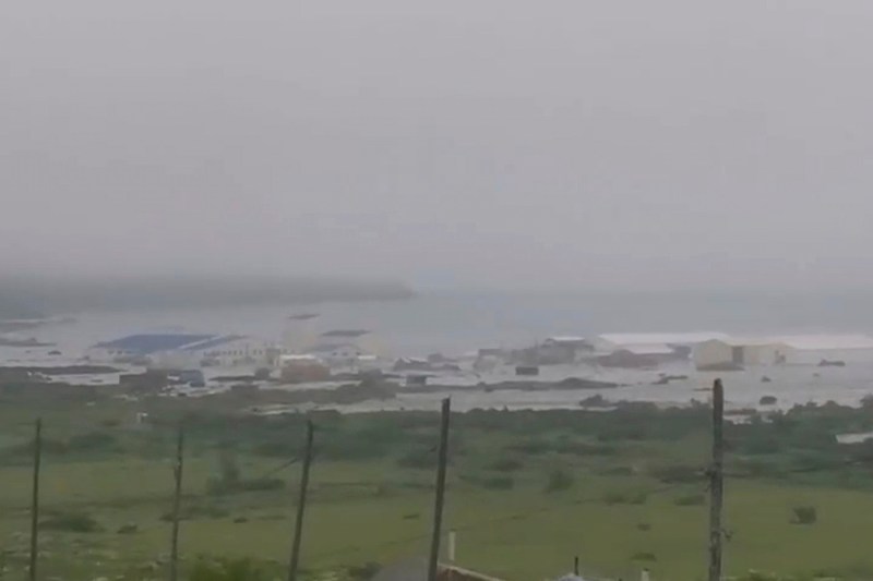 Primele imagini după ce trei valuri de tsunami au lovit un oraș din Rusia în urma cutremurului masiv cu  magnitudinea 8,8