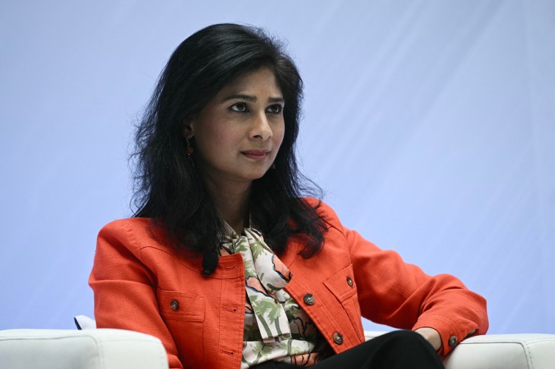 Prognoza FMI pentru economia mondială: „Tensiunile comerciale cresc riscurile globale”