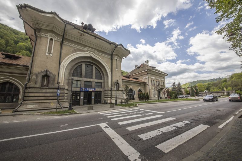 Restricţii de trafic în Sinaia, începând de vineri, pentru Campionatul Naţional de Viteză în Coastă