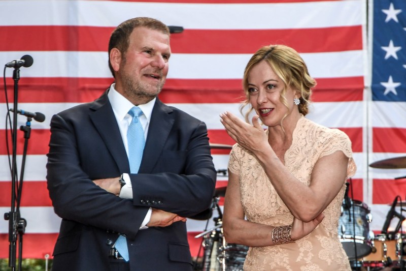 Roma: Ambasadorul miliardar al lui Trump refuză să rămână la reședința sa oficială