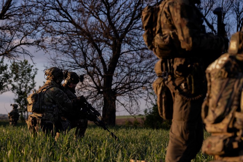 Rușii au lovit cu rachete încă o bază militară ucraineană. Ce invocă Forțele Terestre, deși fostul comandant și-a dat demisia din același motiv