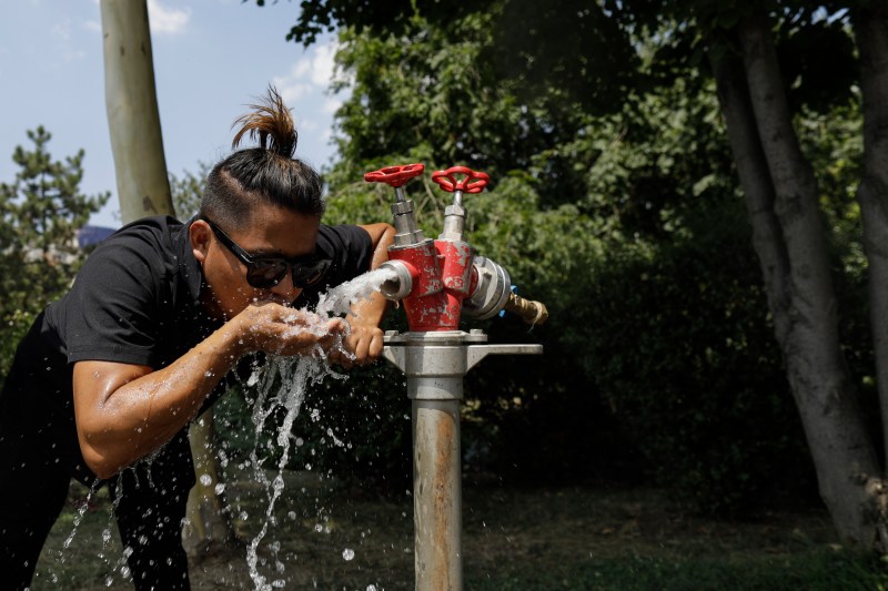 Sâmbătă a fost cea mai călduroasă zi din an. Unde s-au înregistrat peste 43 de grade