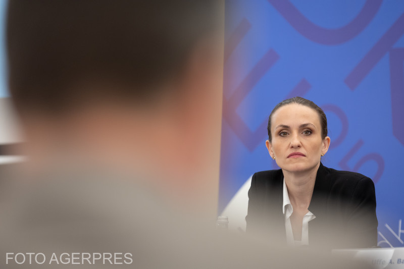 Șefa diplomației române numește o instituție cu cheltuieli de 27 de milioane de euro ai cărei angajați nu ştiu nici engleză şi nici limba ţărilor în care sunt trimiși