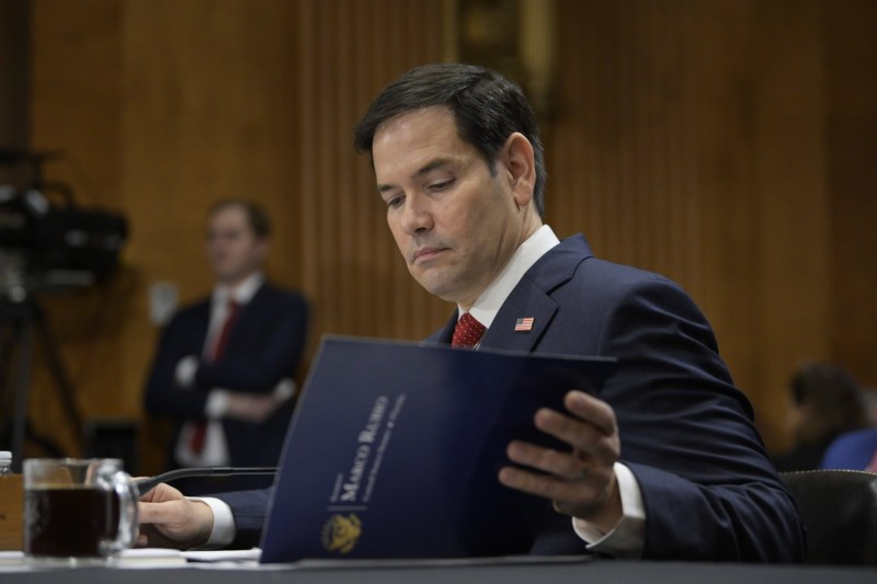 Statele Unite au anunțat că își recheamă însărcinatul cu afaceri la Bogota pentru consultări de urgență. Columbia răspunde cu aceeași monedă