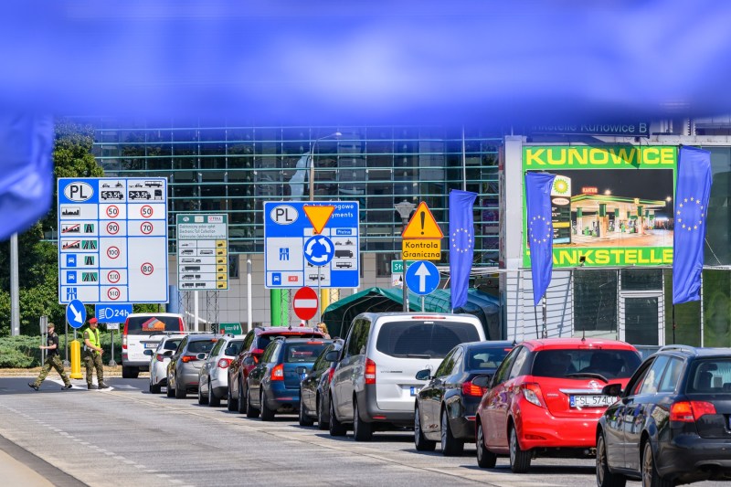 Trafic paralizat la granița Poloniei cu Germania. Cozi kilometrice din cauza controalelor recent introduse