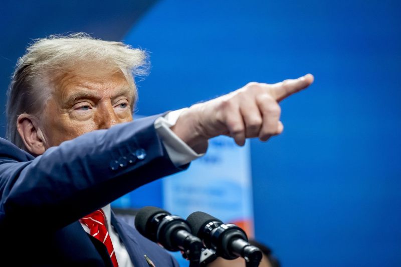 Trump amenință Iranul cu noi bombardamente asupra facilităților nucleare: „Le vom distruge mai repede decât poți să miști un deget”