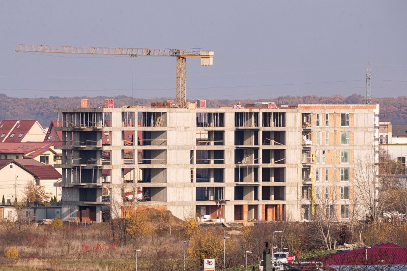 TVA la locuințe – Lovitură pentru cei care se grăbesc în iulie să își ia casă cu TVA de 9% – Guvernul pune condiția să fie plătit un avans de 20% până la finalul acestei luni