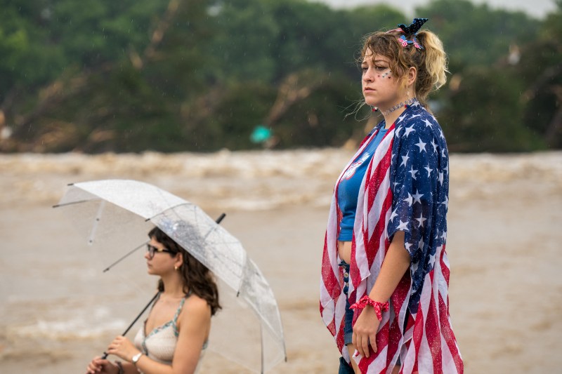 VIDEO Inundații-fulger în Texas: 24 de morți și 23 de fete dintr-o tabără de vară date dispărute / „S-a întâmplat foarte repede”, spun autoritățile, dar fuseseră avertizate