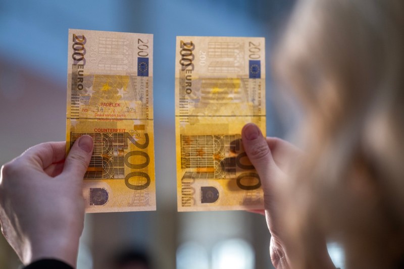 Aproape 66 de milioane de euro în bancnote şi monede false au fost depistate în Europa. „Un succes remarcabil a venit din România”