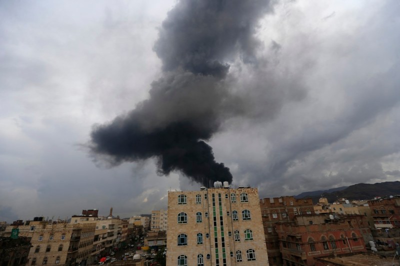 Atacuri israeliene asupra capitalei din Yemen. „Au distrus palatul prezidențial” / Rebelii Houthi spun că „nu își vor abandona frații din Gaza”