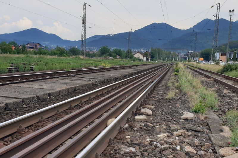 Brașovul a făcut un pas decisiv pentru construcția trenului metropolitan. Care sunt cele trei trasee propuse