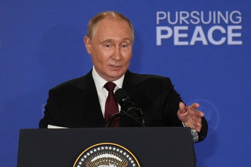 Când l-am auzit pe Putin după Alaska parcă am auzit Congresul PCR la difuzorul cu un singur program